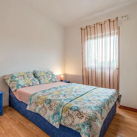 Apartment Two-bedroom In Vir
