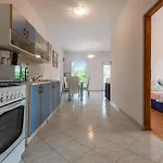 Two-bedroom In Apartamento *