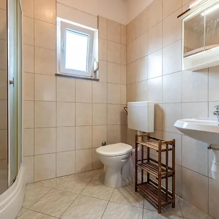 Apartamento Two-bedroom In Vir