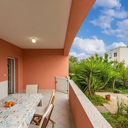 Two-bedroom In * Vir